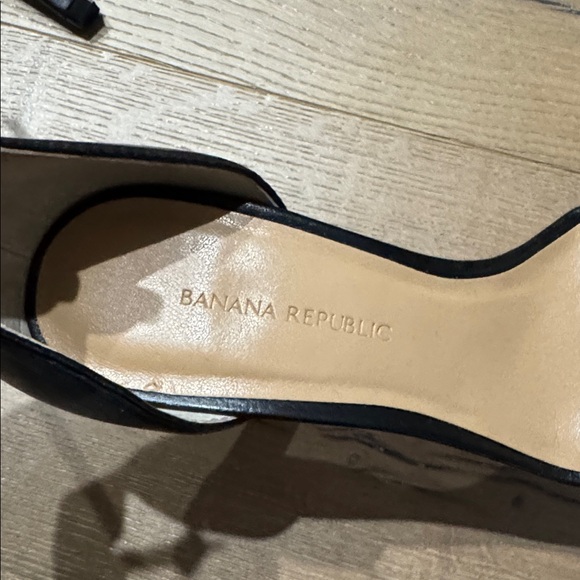 Banana Republic Elegant Black Women's Heels - Picture 5 of 6